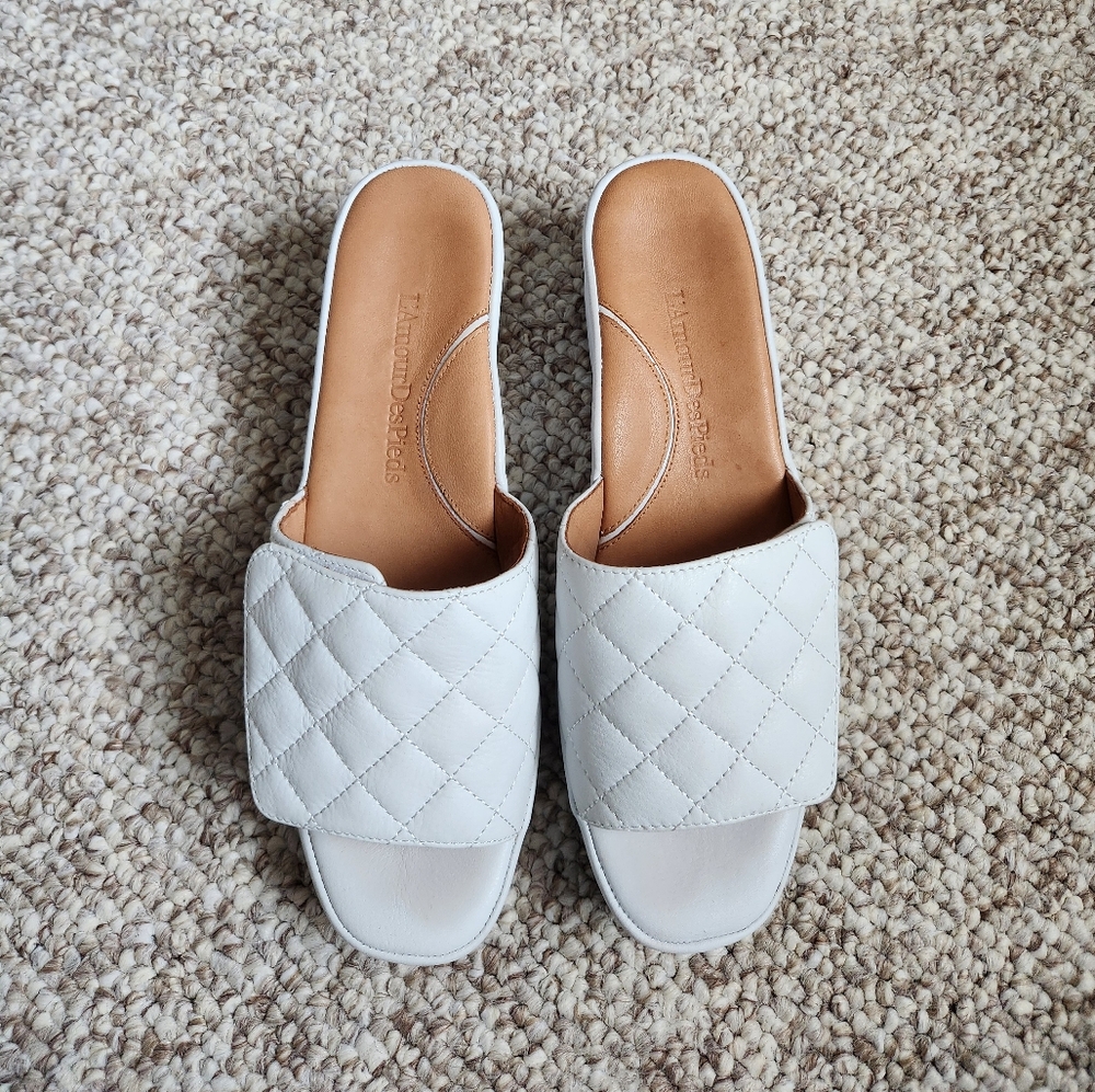 L'amour des pieds white leather sandals
